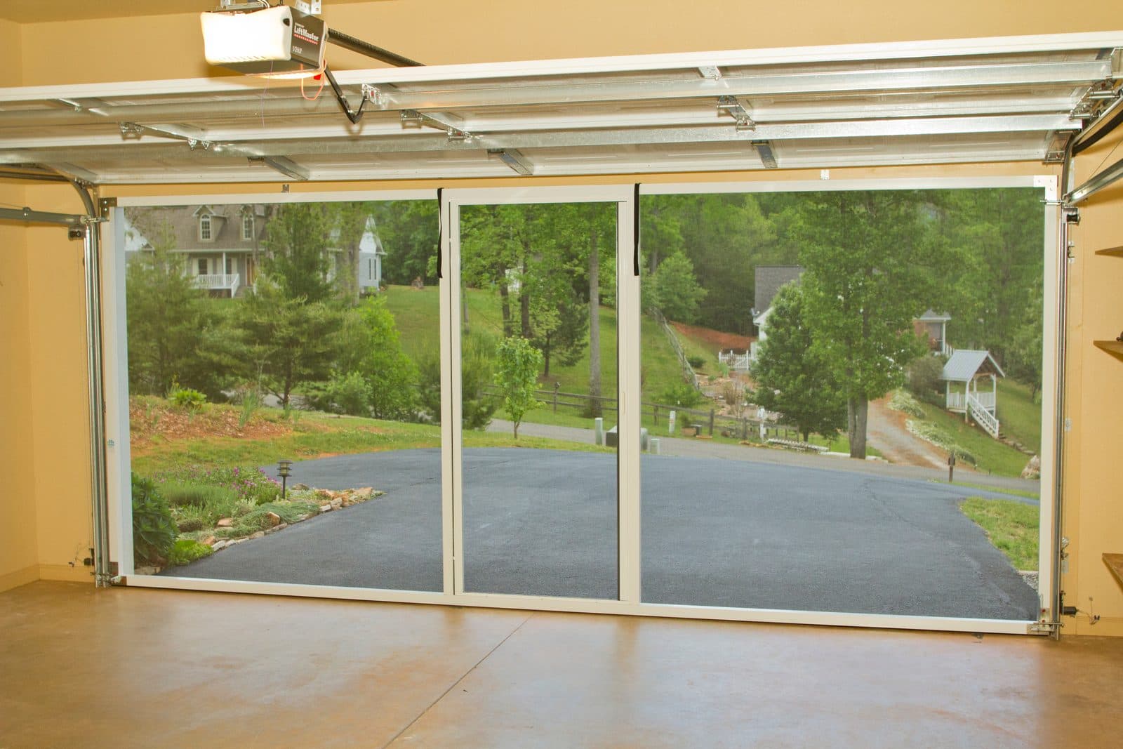 Lifestyle Screen interior perspective showing yard visibility